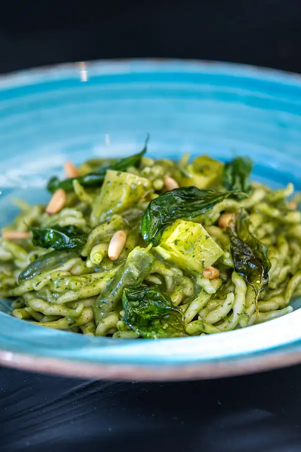 foto piatto pasta al pesto